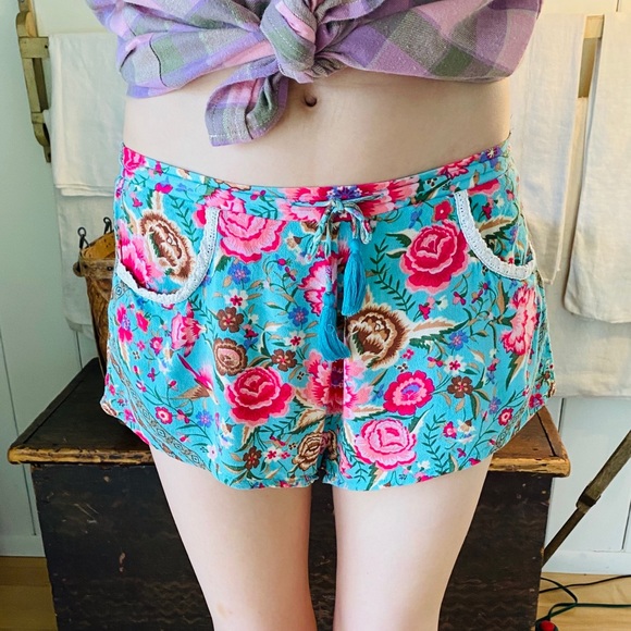 SOLD ♥️ Spell ♥️ Teal Babushka Shorts - Picture 4 of 9